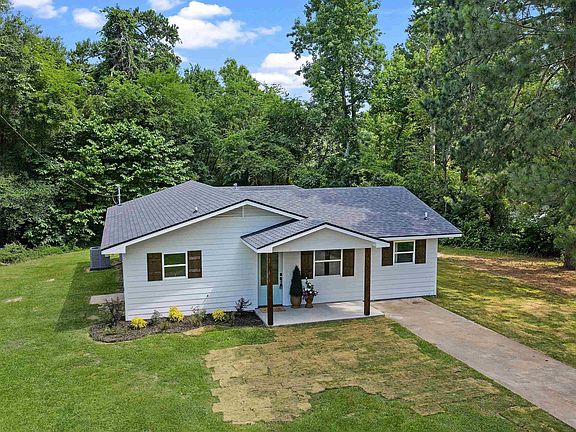 3rd image of 480 Ellis Dr