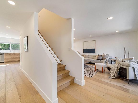 5th image of 3104 Hyde Park Place