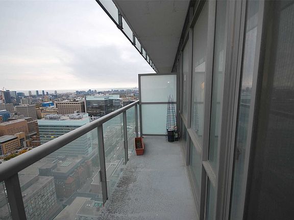 5th image of 38 Grenville St #4106