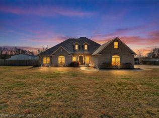 1701 Elm Springs Rd, Springdale, AR 72762