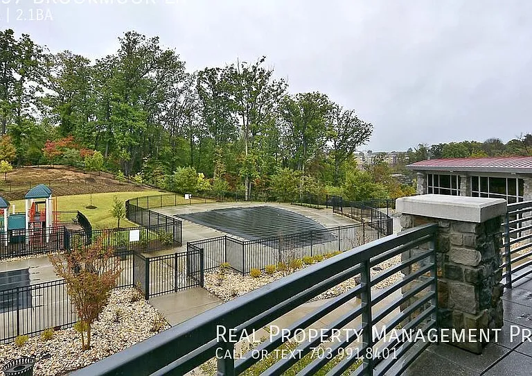 2357 Brookmoor Ln — Photo 37