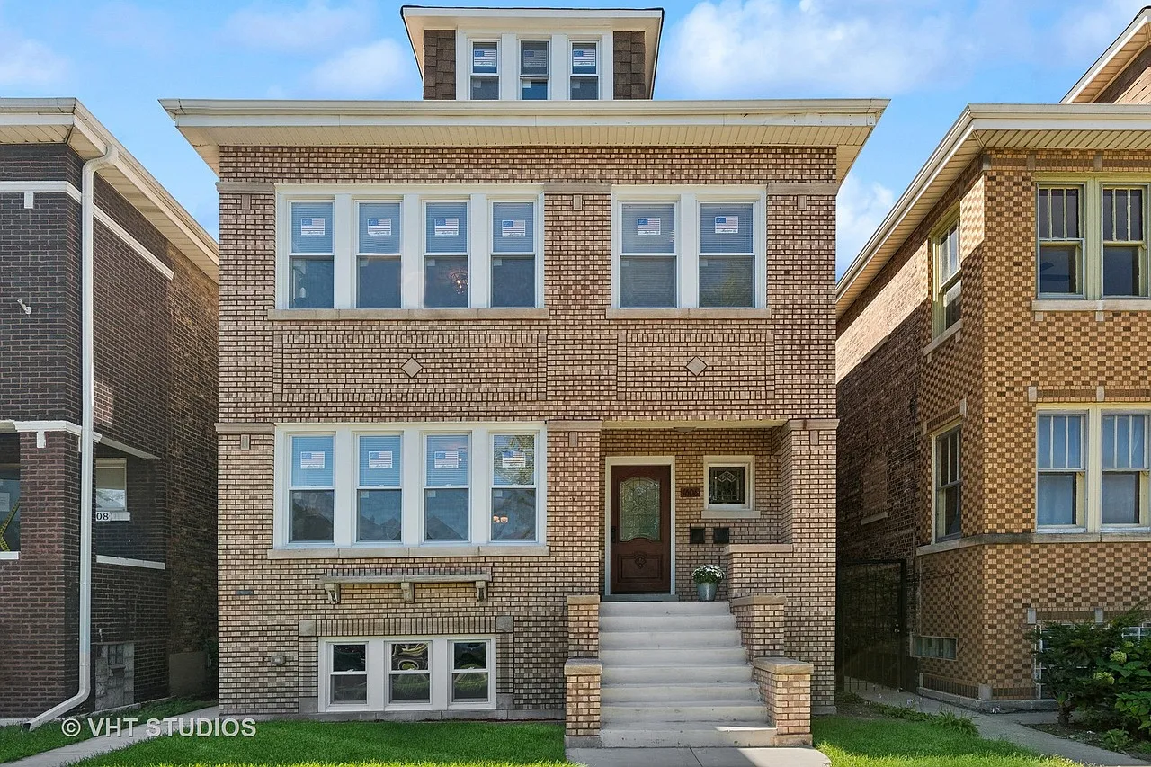 2 bed, 1300 sqft, $2,200 — Photo 1