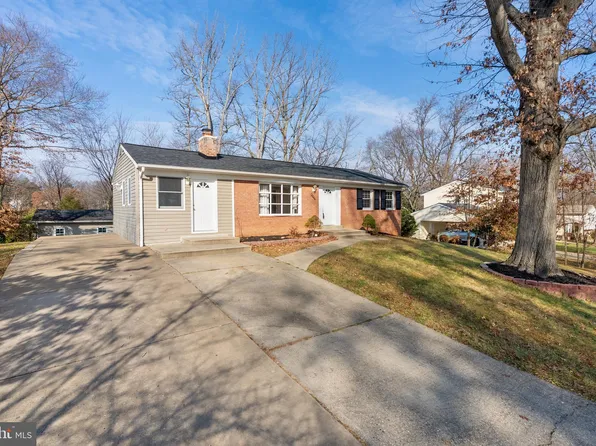 8600 Kentford Dr, Springfield, VA 22152