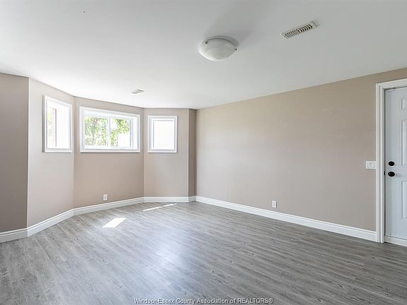 5th image of 1412 Girard Dr