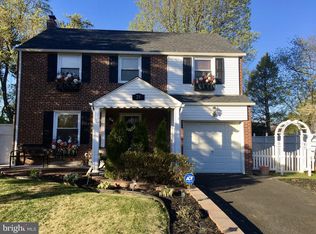25 Johns Rd, Cheltenham, PA 19012