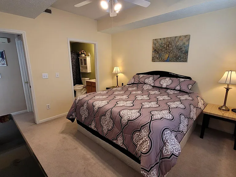 4657 Court Yard Dr — Photo 11