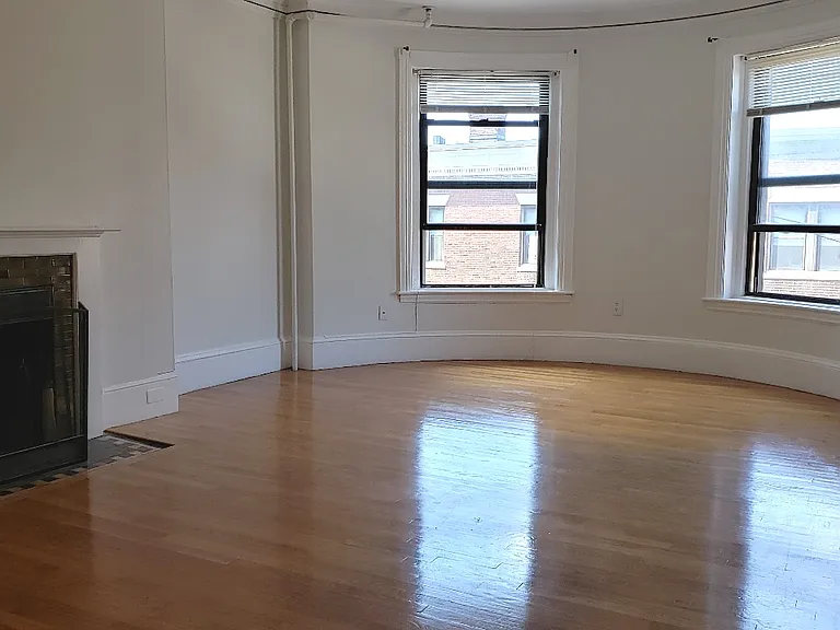 924 Beacon St #6 — Photo 11