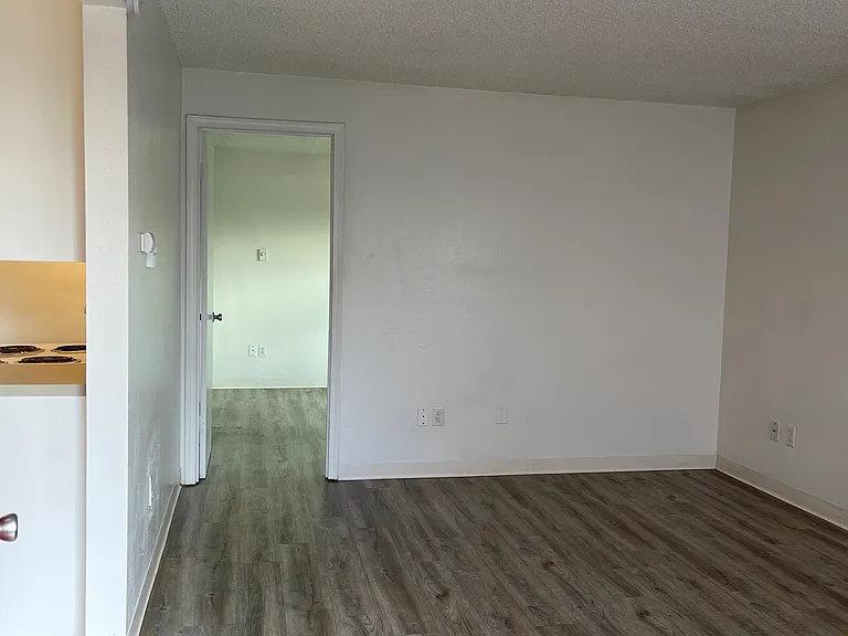 Heritage Park Apartments — Photo 9