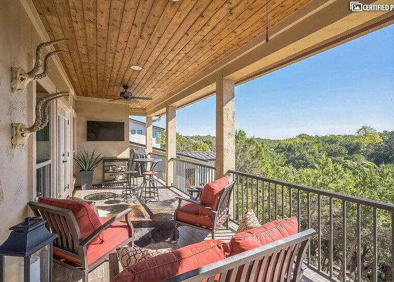 505 Heron Dr — Photo 2