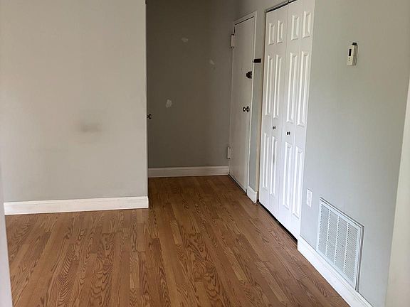 3rd image of 607 Oakland Hills Ct #D-401