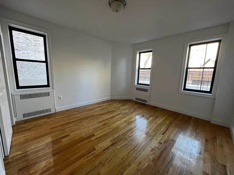1015 Washington Ave #1 — Photo 3