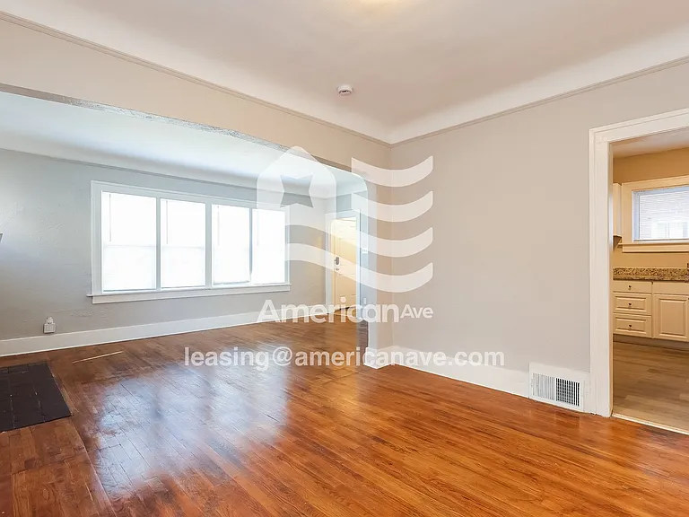 1467273_003_wm_-_living_room_13322116.jpg