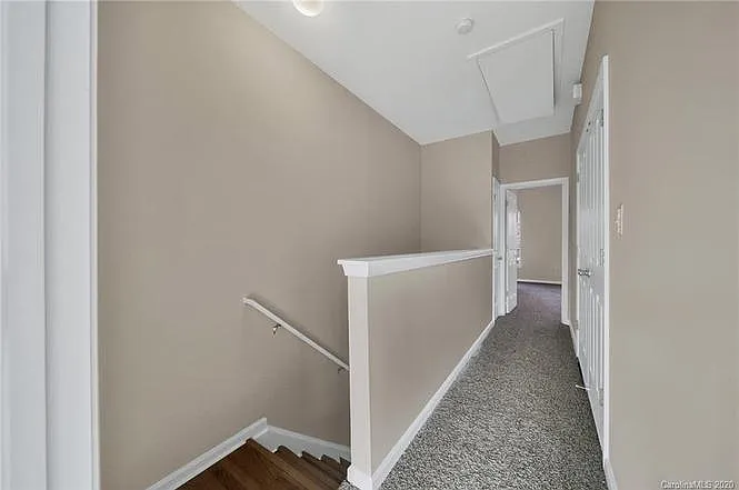 654 E 9th St — Photo 25