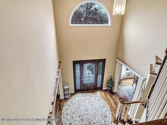 2nd image of 53 Jamestown Rd