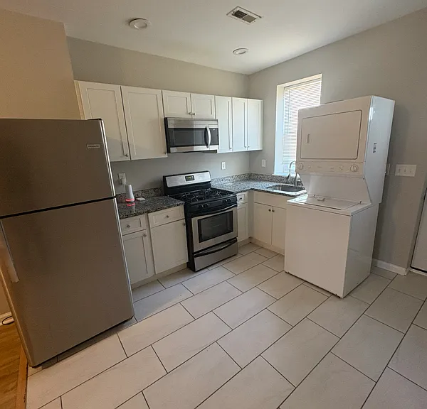 1207 James St — Photo 5