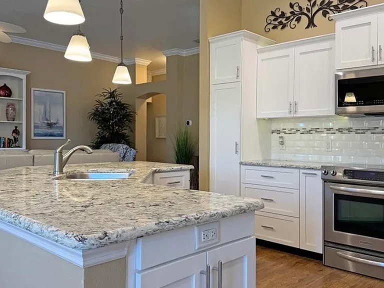3352 Archer Ave — Photo 15
