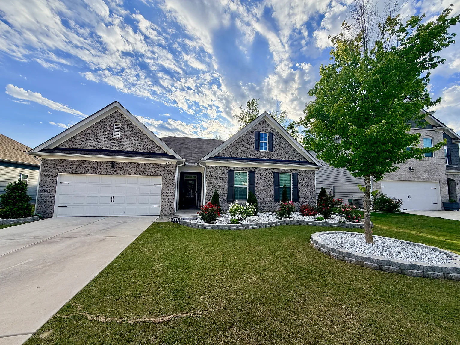 7442 Jennadee Dr — Photo 2