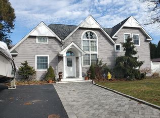 3 Tarpon Rd #1, East Quogue, NY 11942