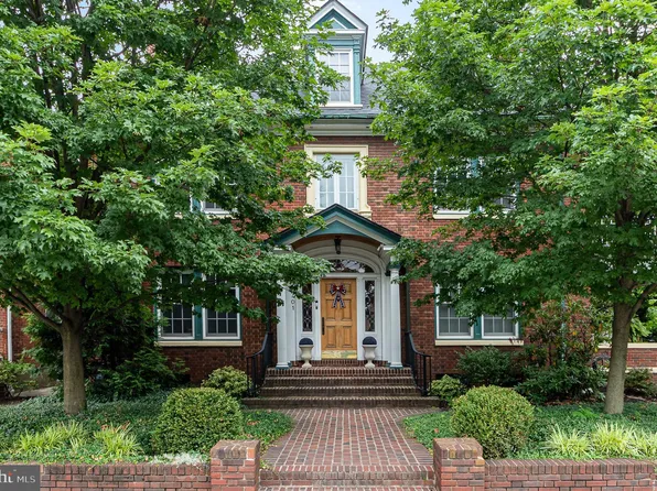 401 W King St, Shippensburg, PA 17257