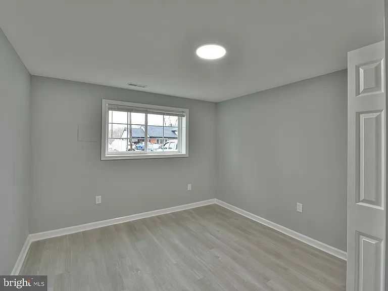 8106 Murray Hill Dr #BASEMENT — Photo 16