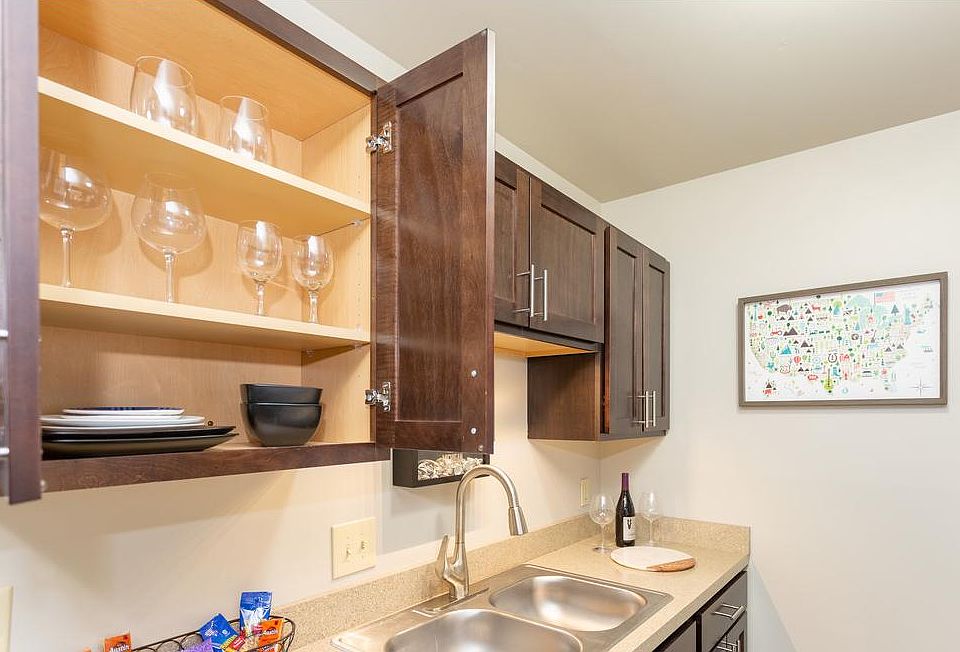 Adjustable shelving in the cabinetry!