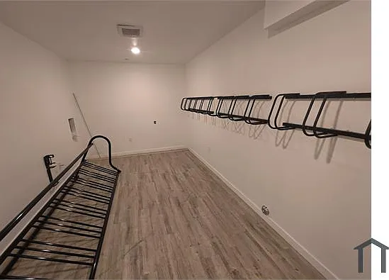 1 bed, $2,000 — Photo 3
