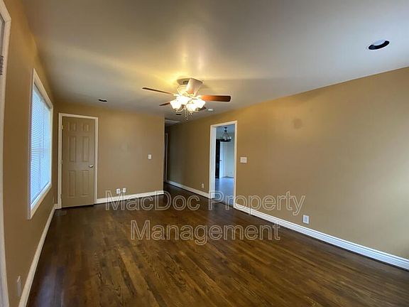 5th image of 11013 Doe Cir