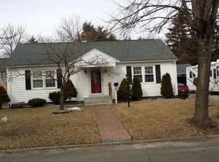 40 Wrona St, Springfield, MA 01151