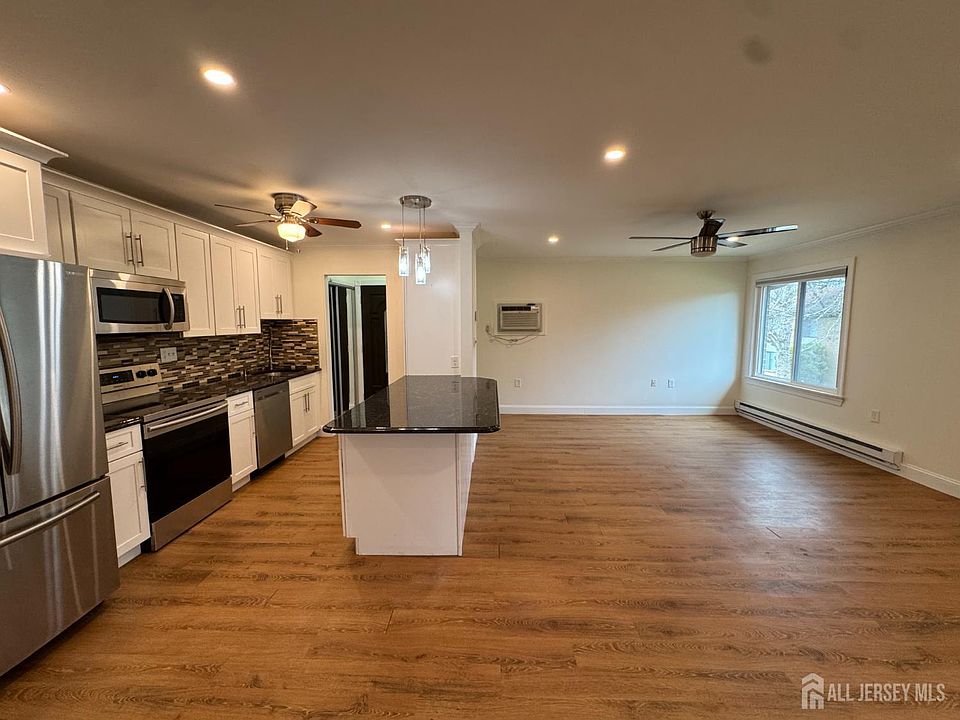 1st image of 11 E Pinecluster Cir #F