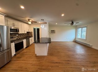 11 E Pinecluster Cir #F, Englishtown, NJ 07726
