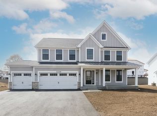 1049 Avery Ridge Cir, Lake Zurich, IL 60047