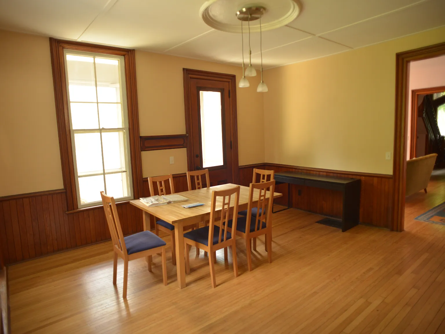 4 bed, 2699 sqft, $3,500 — Photo 3