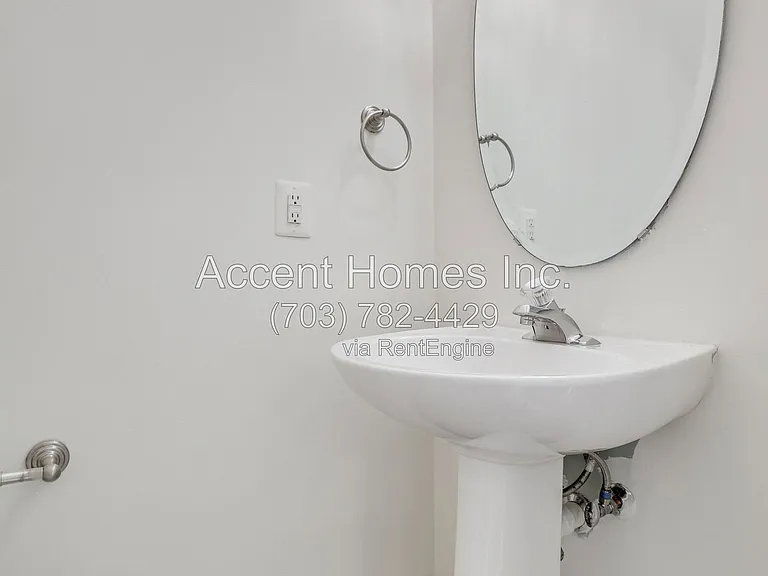 21217 Millwood Sq — Photo 16