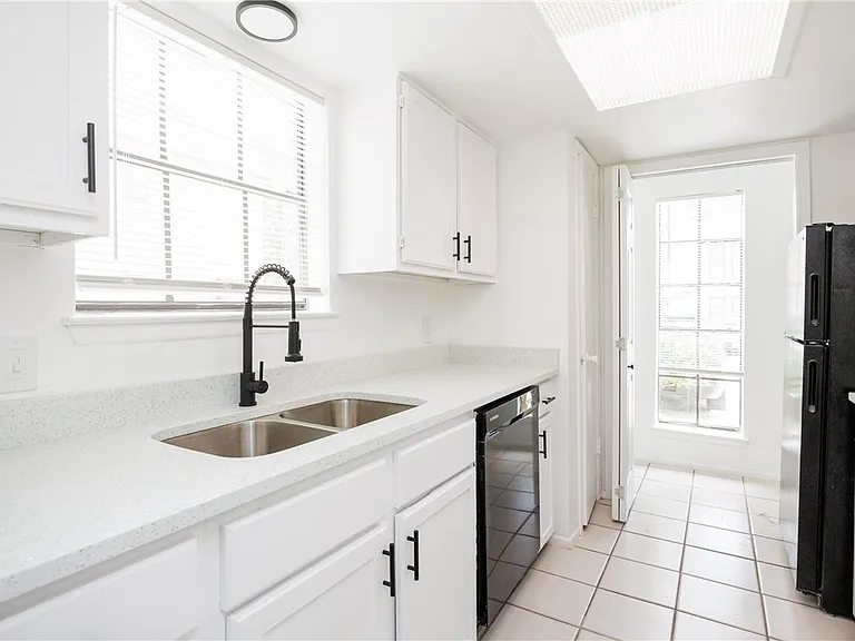 6114 Wilderock Dr #B — Photo 11