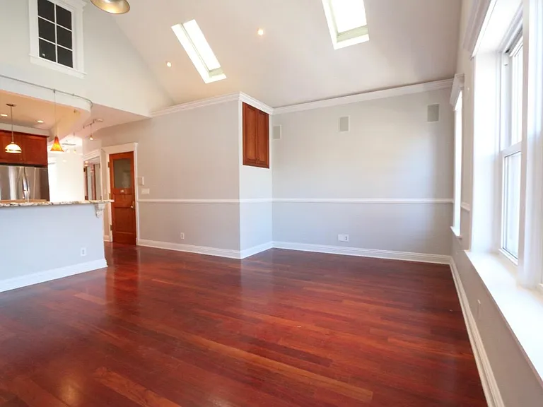 2131 W 18th St #2 — Photo 10