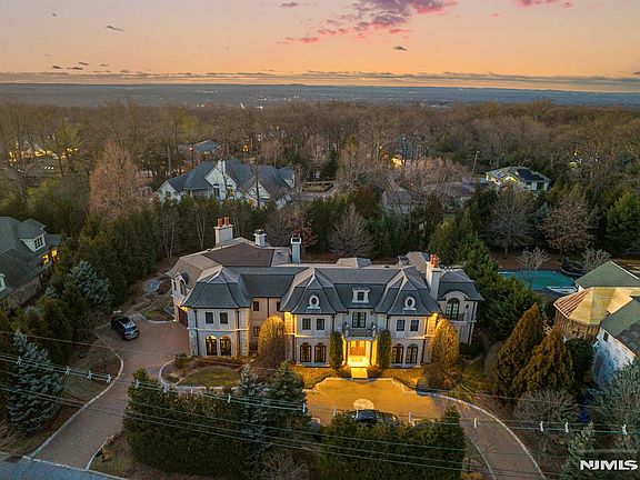 3rd image of 78 Roberts Rd