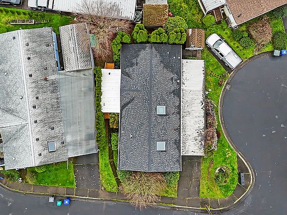 4th image of 16000 SE Powell Blvd #20