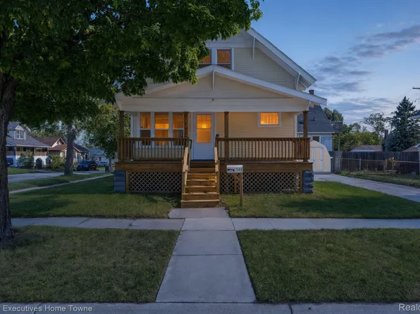 1502 15th St, Port Huron, MI 48060
