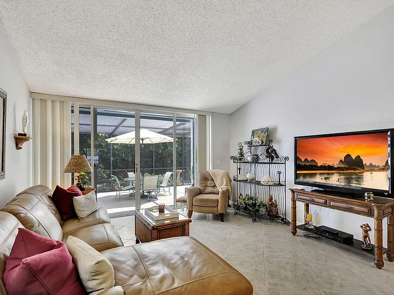 716 Ocean Dunes Cir — Photo 38