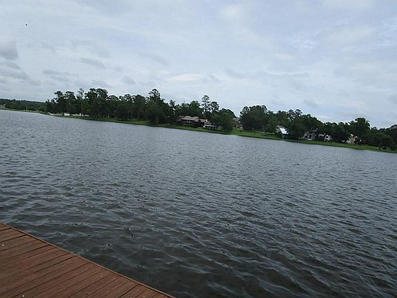 4th image of 153 Broadmoor Dr