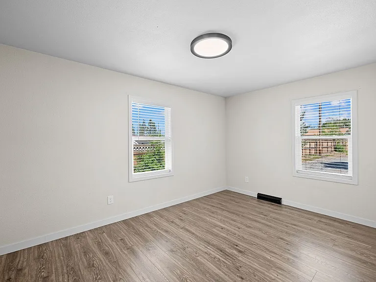 7904 N Crestline St — Photo 14