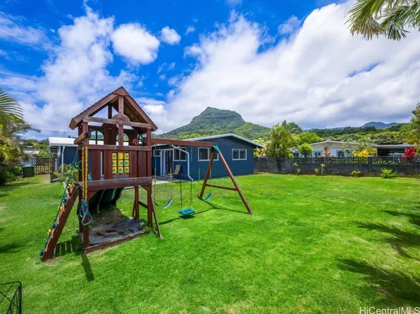 1562 Uluhaku Pl, Kailua, HI 96734