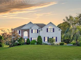 15 Wheatfield Cir, Shelton, CT 06484