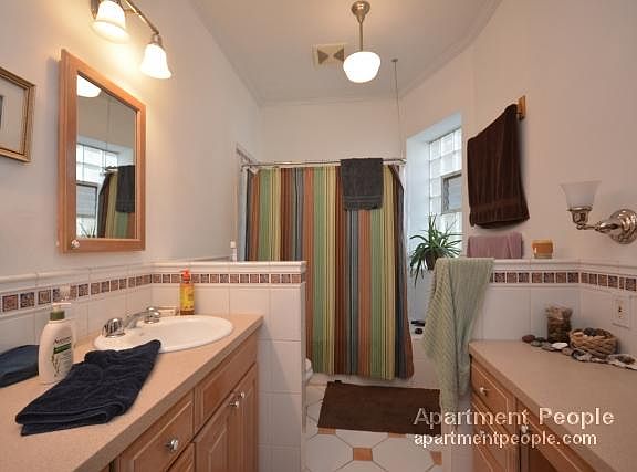 5th image of 6322 N Lakewood Ave #2