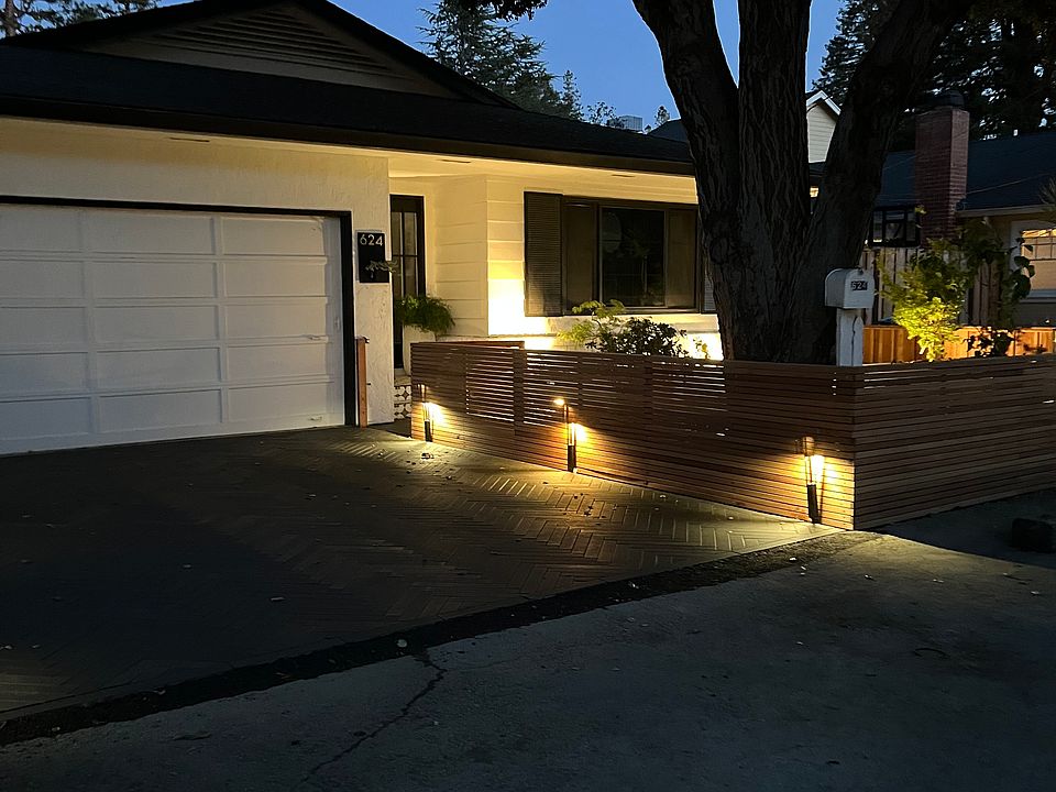 1st image of 624 11th Ave