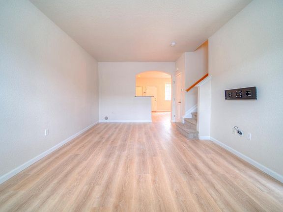 4th image of 12788 Ivy St
