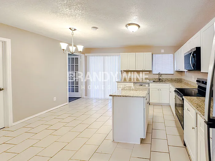 3436 Woodland Dr — Photo 10