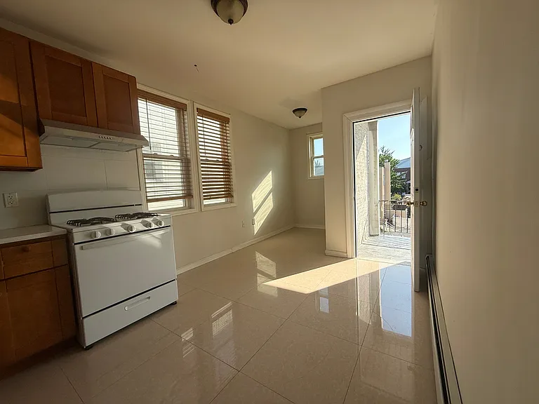 1281 Edison Ave #2 — Photo 3