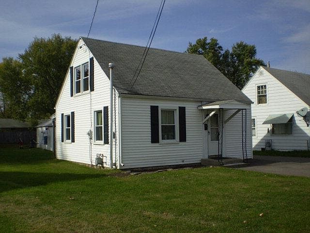 1st image of 252 Robert St