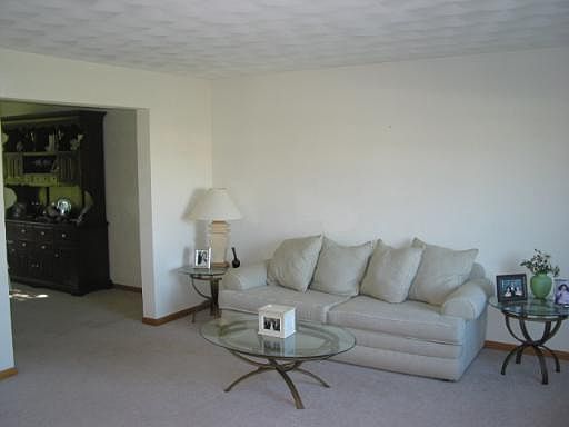 3rd image of 4812 Chandon Woods Dr